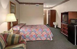 Freeport Plaza Hotel Отель 3*