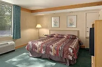 Freeport Plaza Hotel Отель Freeport