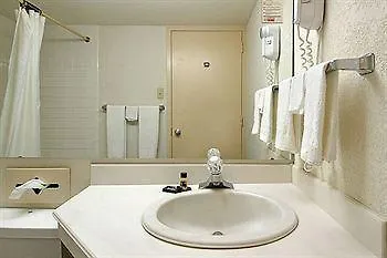 Freeport Plaza Hotel Отель Freeport