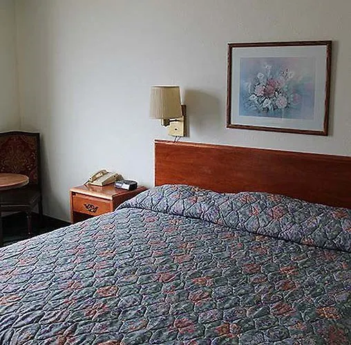 Freeport Plaza Hotel Отель Freeport